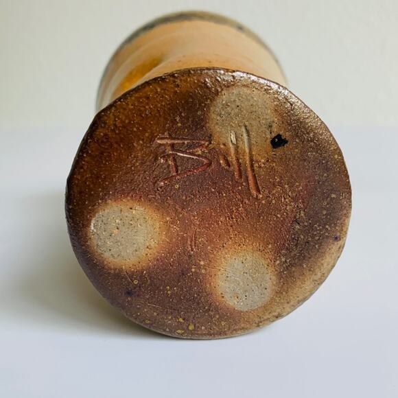 Vintage Studio Art Pottery Thumb Cup - Picture 6 of 8